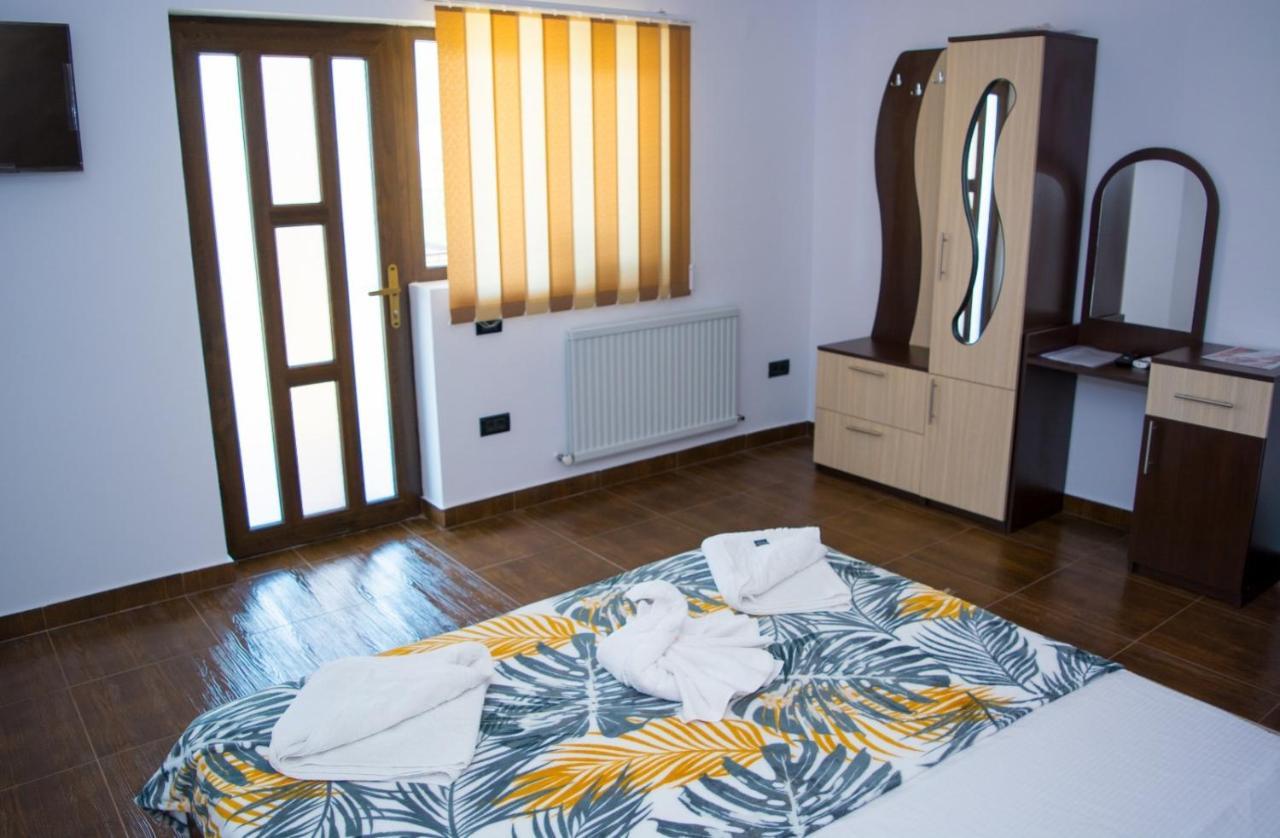 לינה וארוחת בוקר Călimăneşti Casa Erk מראה חיצוני תמונה