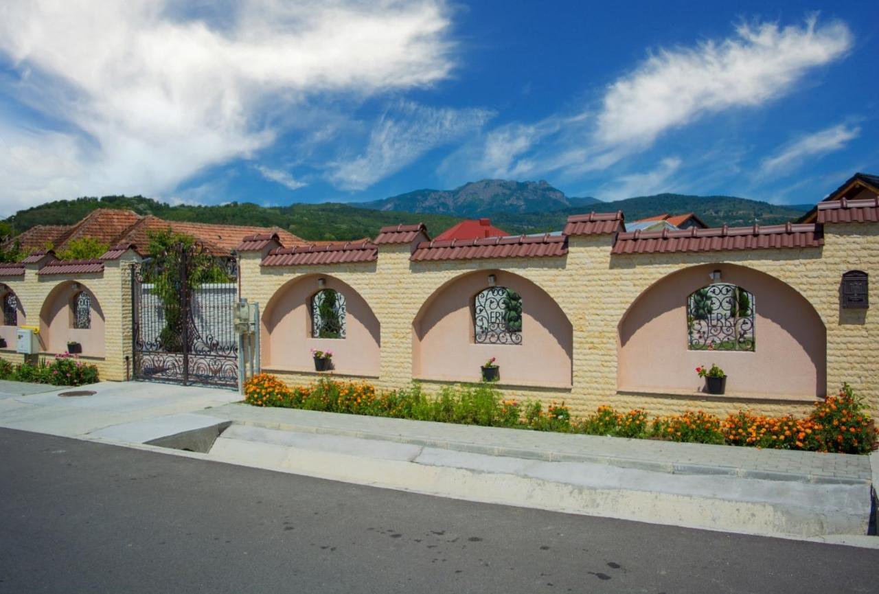 לינה וארוחת בוקר Călimăneşti Casa Erk מראה חיצוני תמונה
